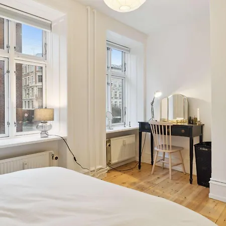 Lejlighed Modern Comfort In Copenhagen's Coolest District *