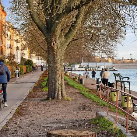 Modern Comfort In Copenhagen's Coolest District Копенгаген
